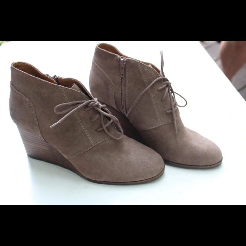 NWOT Lucky brand wedge booties